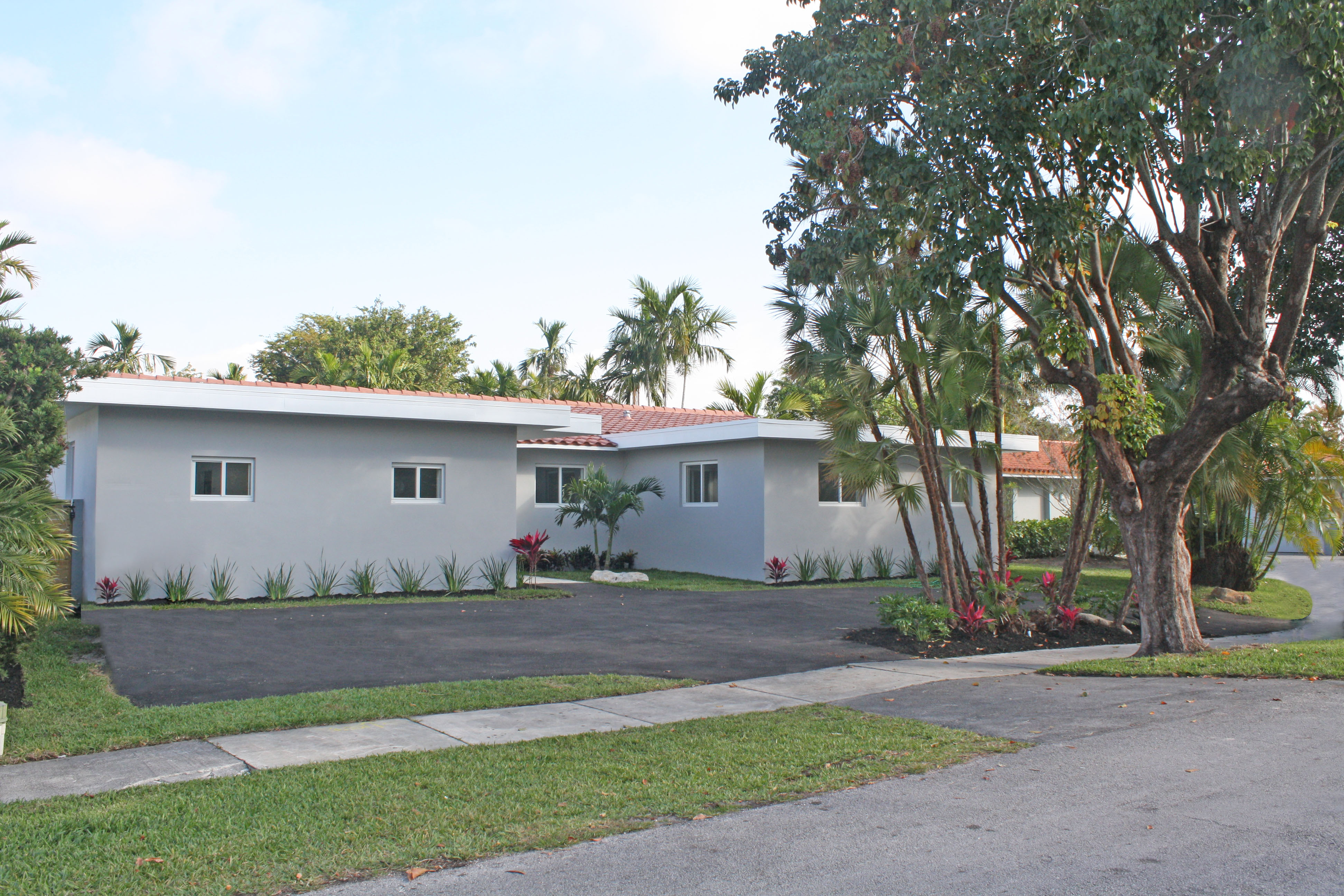 Aventura — exterior